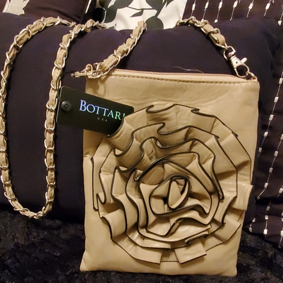 Bottari Handbags - Bottari cross body purse